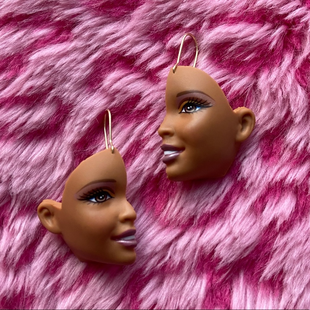 AFRICAN AMERICAN BARBIE HALF FACE/HEAD EARRINGS 💛